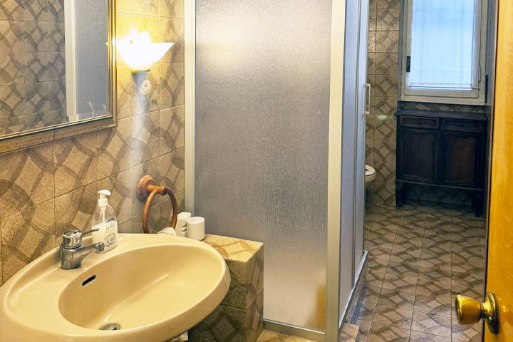 bagno in appartamento condiviso